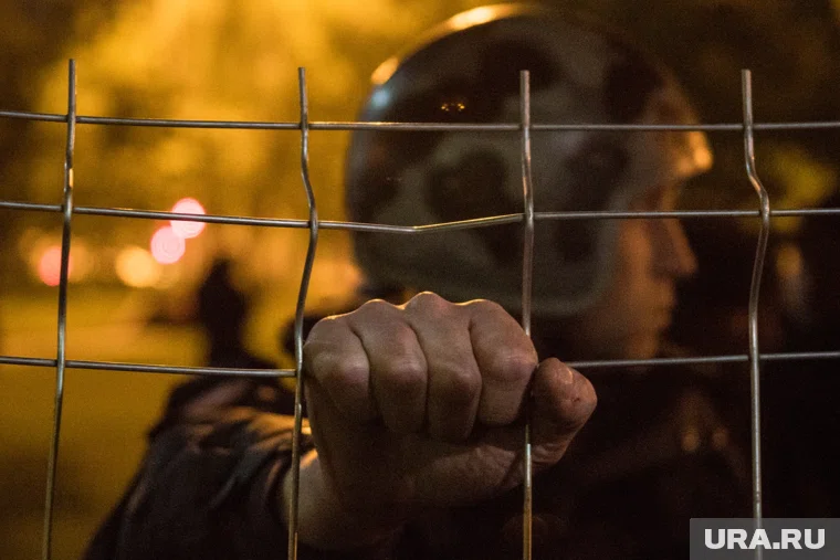 Из-за протестов многие не могут покинуть свои дома