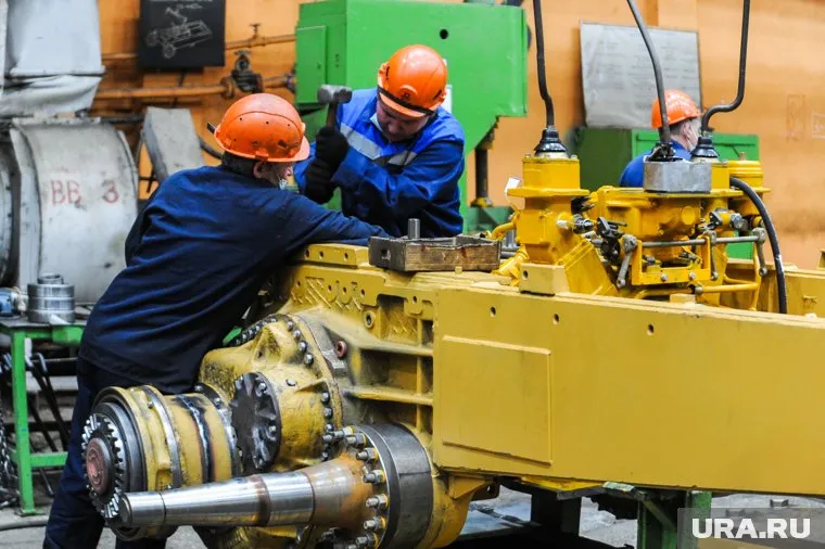 Зарплата квалифицированных рабочих составляет от 30 до 58 тыс. рублей
