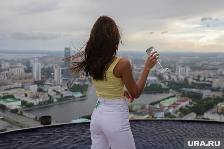 Российские женщины не гонятся за трендами Запада, считает Ноктис Дрейвен