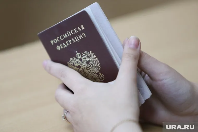 Закон также предусматривает лишение гражданства за публичные призывы к терроризму