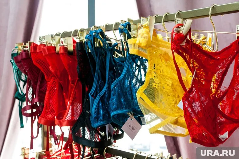 Дерево, увешанное женским бельем, обнаружил в лесу грибник из ХМАО (фото из архива)