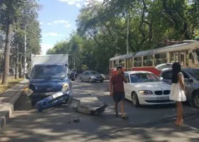 В Екатеринбурге из-за ДТП с пятью машинами блокирован проспект Ленина