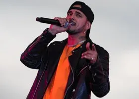 «Жил со змеей 14 лет»: почему роман Лерчека и Natan взбудоражил весь интернет