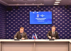 Якушев подписал соглашение о поддержке семей участников СВО с челябинским фондом 