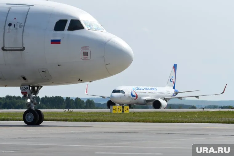 Самолет подал сигнал тревоги рано утром