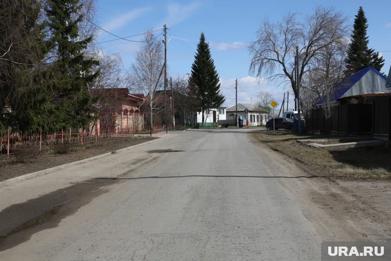 Жители утверждают, что в деревне отсутствуют дороги