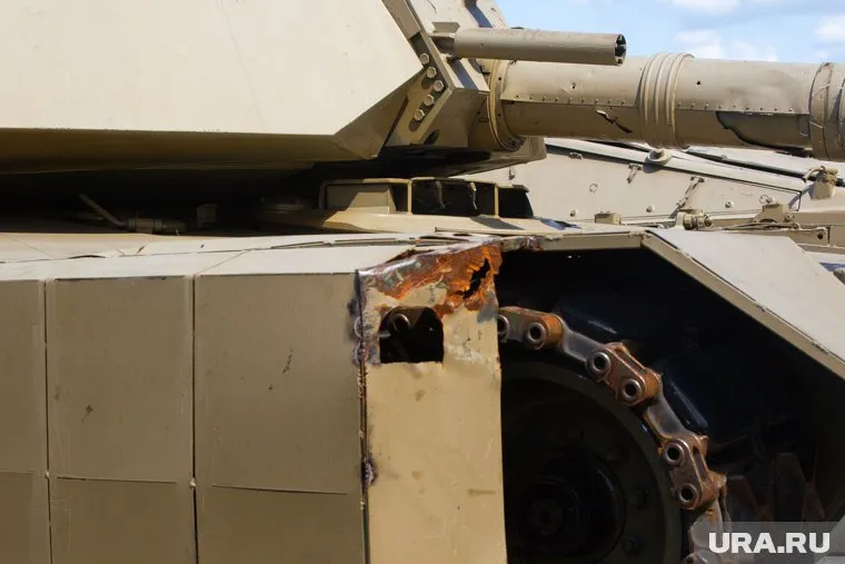 Российские военнослужащие без труда разбивают танки Abrams 