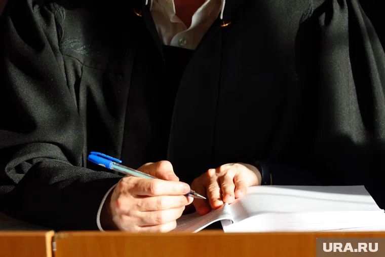 Суд в Кургане снял арест с машины местного авторитета