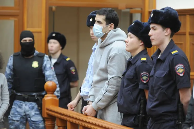 Приговор таджикам, зарезавшим подростка возле ТРК Космос. Челябинск