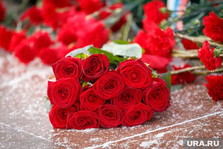 Жители Симферополя создали мемориал на площади Ленина