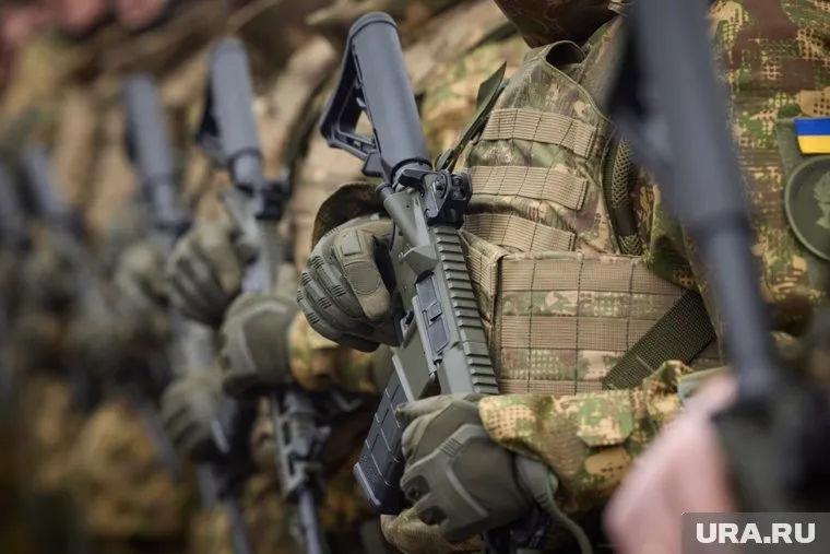 По словам военкора, ВСУ начали контрнаступление на артемовском направлении