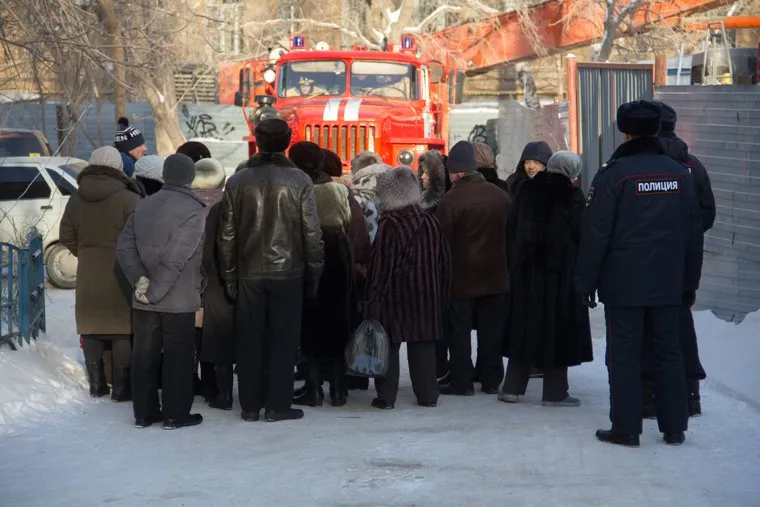 Виталий Мутко у дома № 164 на проспекте Карла Маркса. Магнитогорск