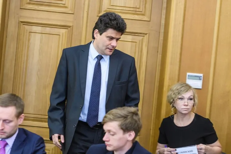 Заседание гордумы, обсуждение протестов в сквере около театра драмы. Екатеринбург