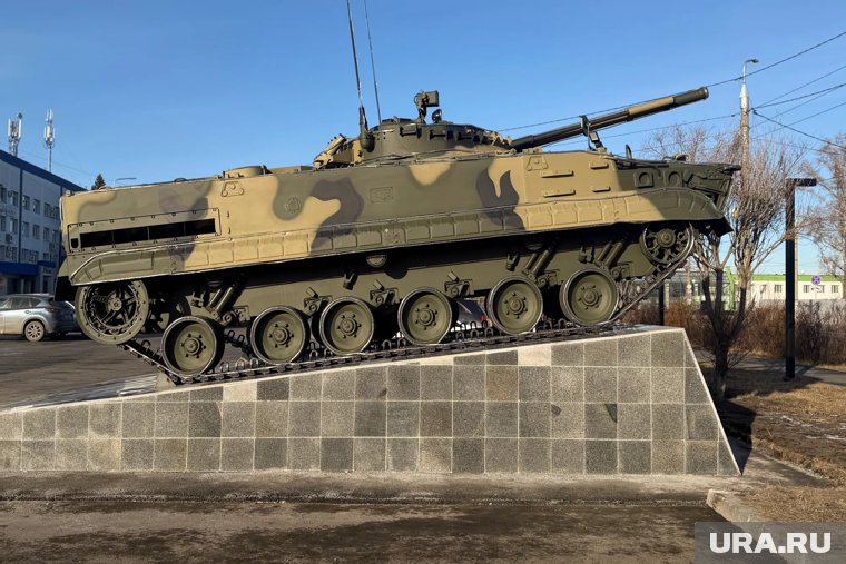 Шумков предложил улучшить новый памятник в аэропорту Кургана