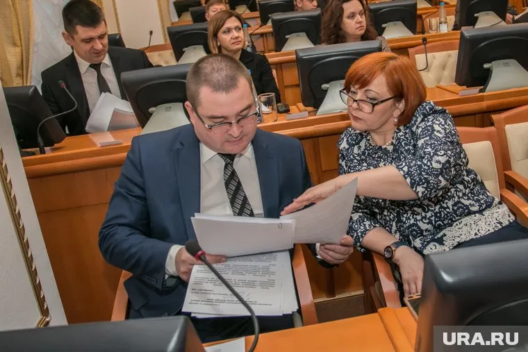 Александру Кондратову и Елене Лукашук пришлось отдуваться за все руководство области