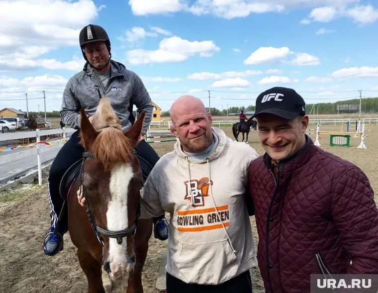 Джефф Монсон - Снеговик намерен перебраться жить в село Ембаево