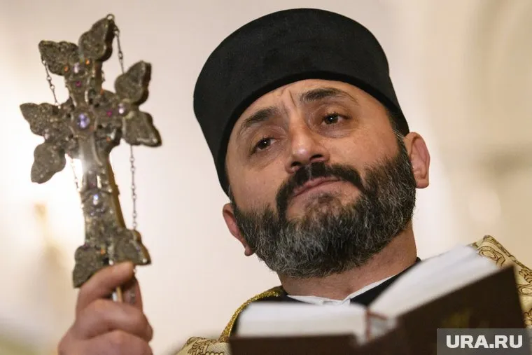 Настоятель армянской церкви в Екатеринбурге стал одним из свидетелей по делу о взятке генерала