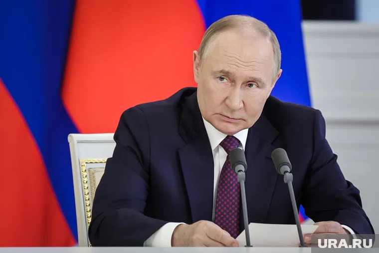 Владимир Путин выразил благодарность свердловским металлургам за их вклад в развитие отрасли