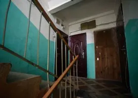 Мальчика, которого год бил отчим в Перми, пыталась спрятать под стол вахтер