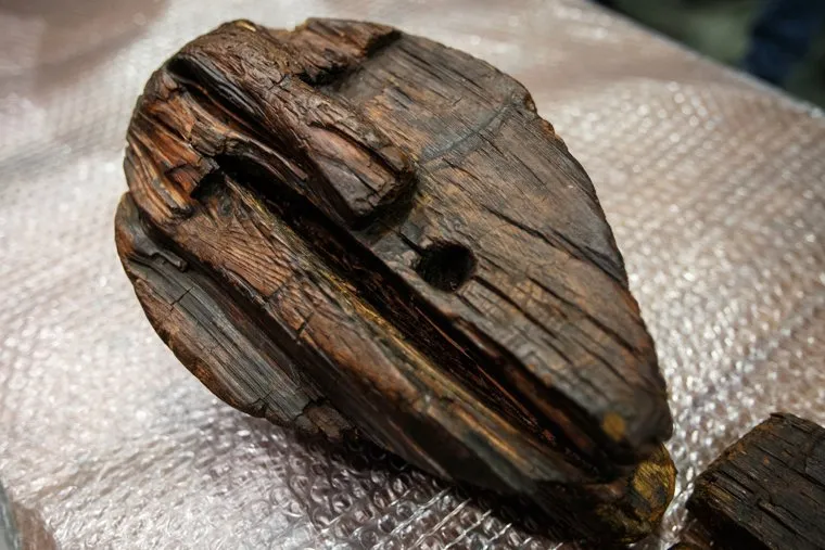 Шигирский идол в Краеведческом музее. Екатеринбург, шигирский идол