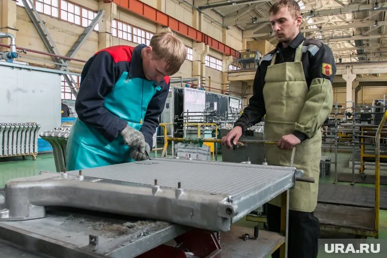 Стержни нужны для пайки пробитых радиаторов танков