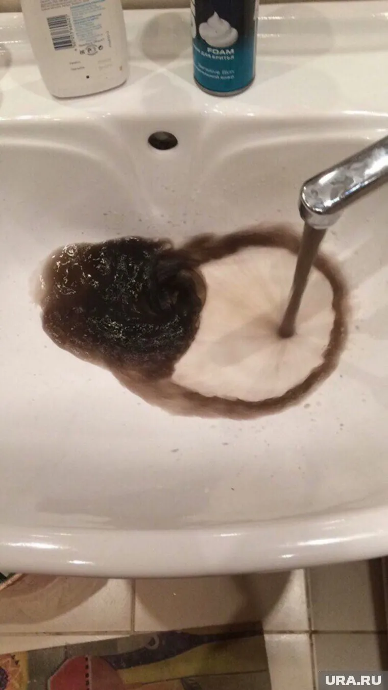 Вода также ужасно пахла