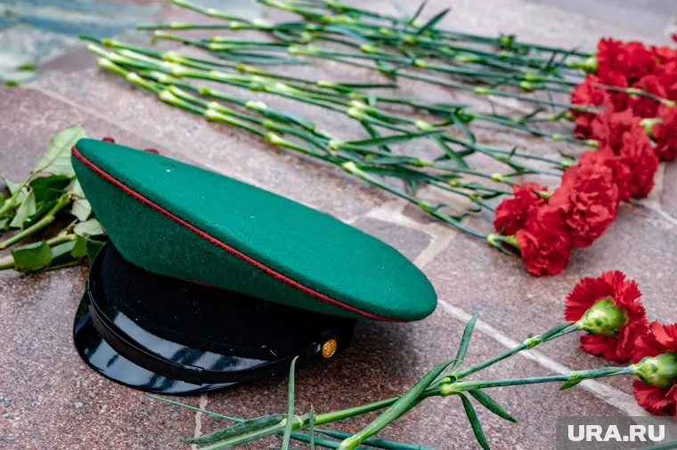 Военную форму вручили семье погибшего участника СВО в День ВДВ