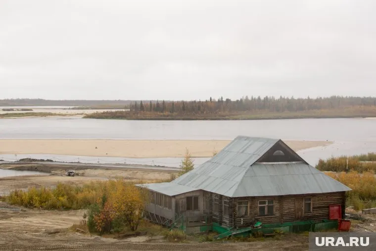 Открытие моста через реку Надым. ЯНАО, река, дом