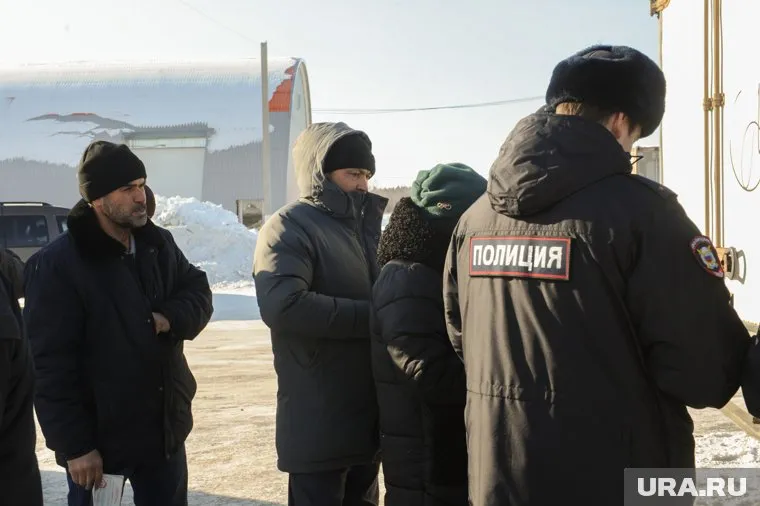 Полиция устроила рейд перед открытием медцентра для мигрантов в Сургуте