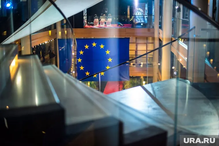 ЕС придется принять Украину, если она уступит территории, считает политолог