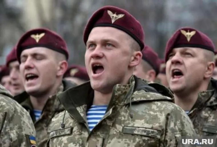 Украинские десантники сменили голубые береты на бордовые еще в прошлом году