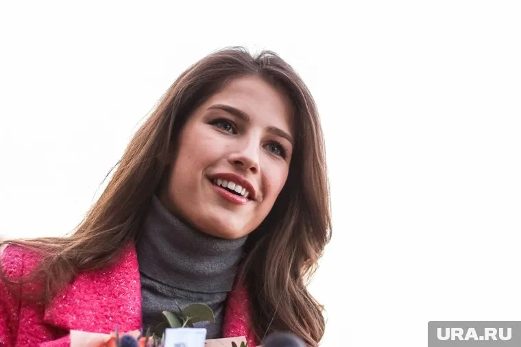 Тюменская красавица пожелала поклонникам удачной недели