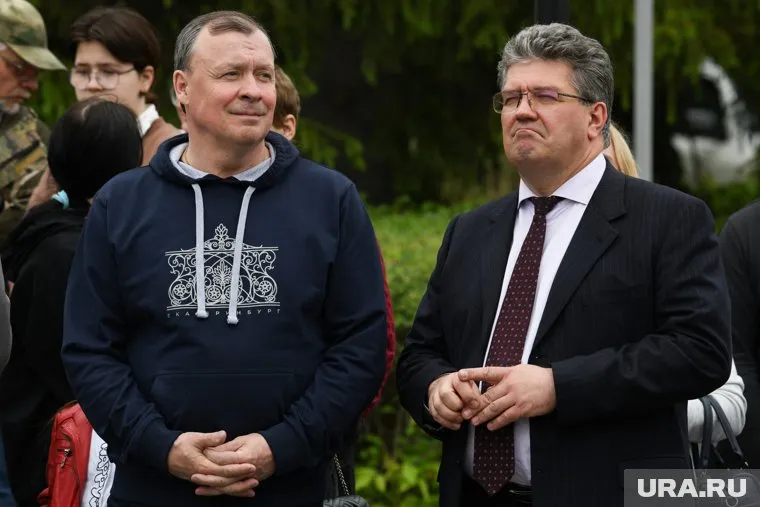 Летом Алексей Орлов надевает худи при каждом удобном случае