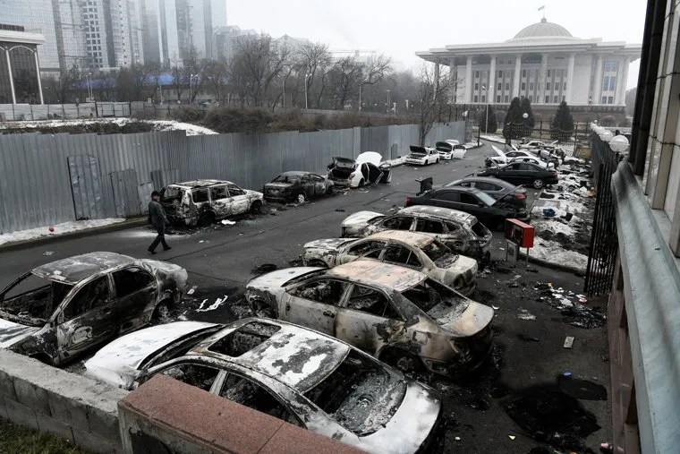 Резиденция президента Казахстана в Алма-Ате после штурма. Алма-Ата, Казахстан