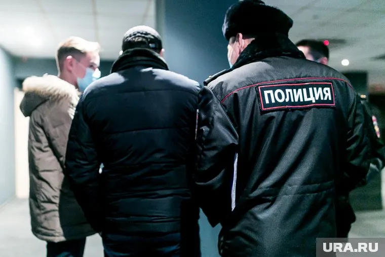 Полицейские пытались доставить дебошира на медицинское освидетельствование