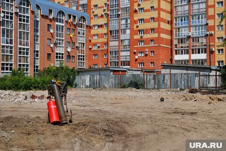 В Кургане начали строительство элитного дома с подземной парковкой