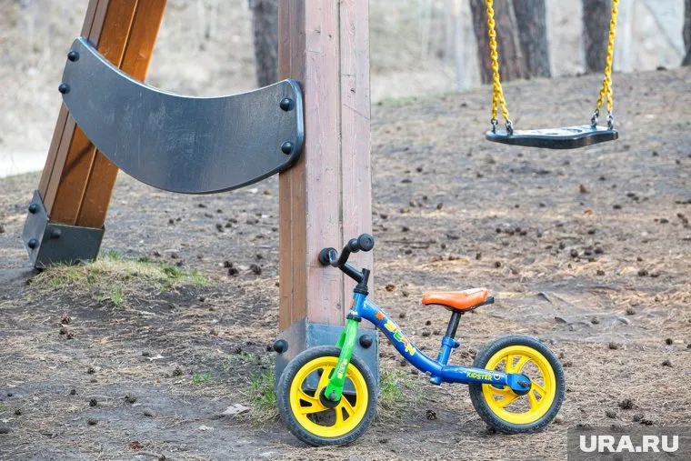 Девочка развивается и питается в соответствии с возрастом