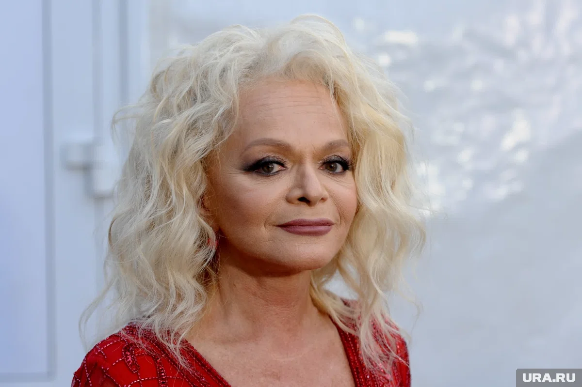 Певица дала два совета россиянам, чтобы не попасться на дочку мошенников