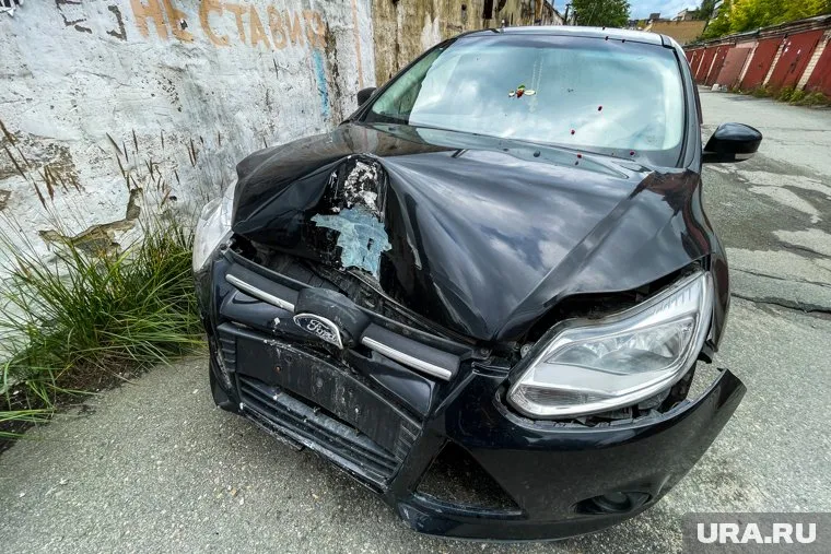 Авария произошла на парковке тюменского ЖК «Заречный»