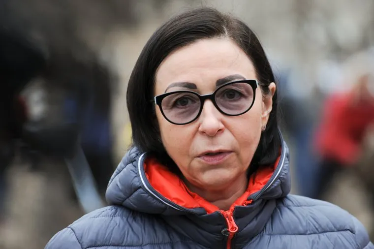 Наталья Котова на городском субботнике. Челябинск