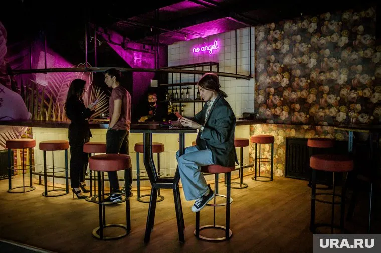 Приставы приехали опечатывать клуб сразу же после поступления исполнительного листа