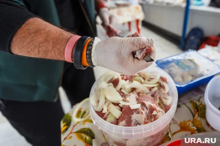 Самый недорогой шашлык из свинины обойдется жителю Ямала примерно в 505 рублей.