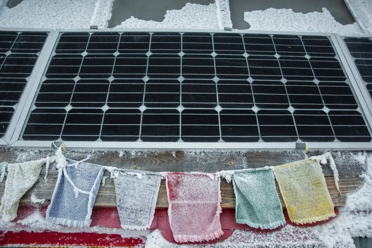 Буддистский монастырь Шедруб Линг. Качканар, солнечная батарея, дардинг, молитвенные флаги