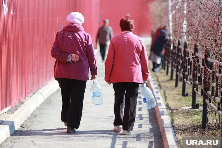 Граждане смогут сменить пенсионные фонды только в ПФР или через сайт госуслуг