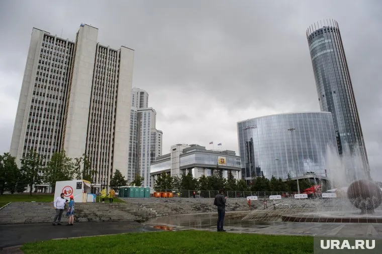 Уже два года министерству не везет: то обыски, то вот - заминировали