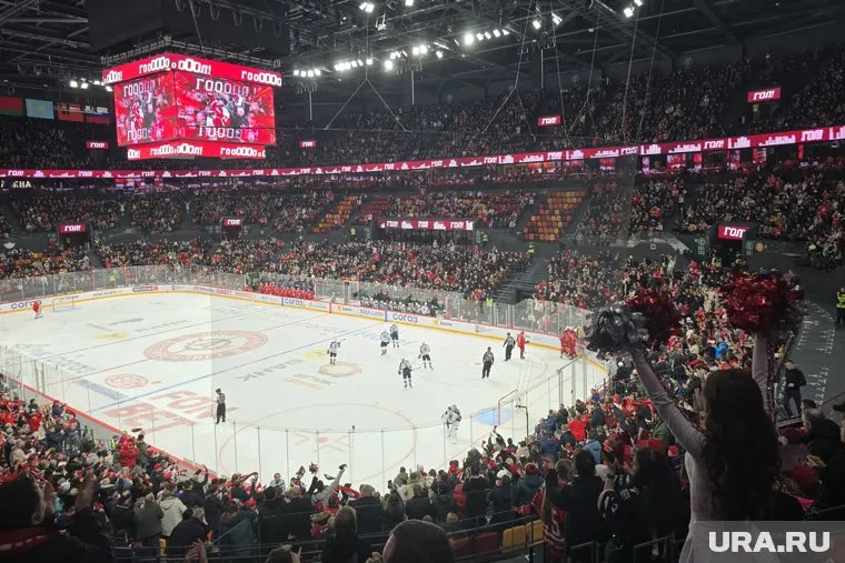 ХК "Автомобилист" открыл счет в первом периоде