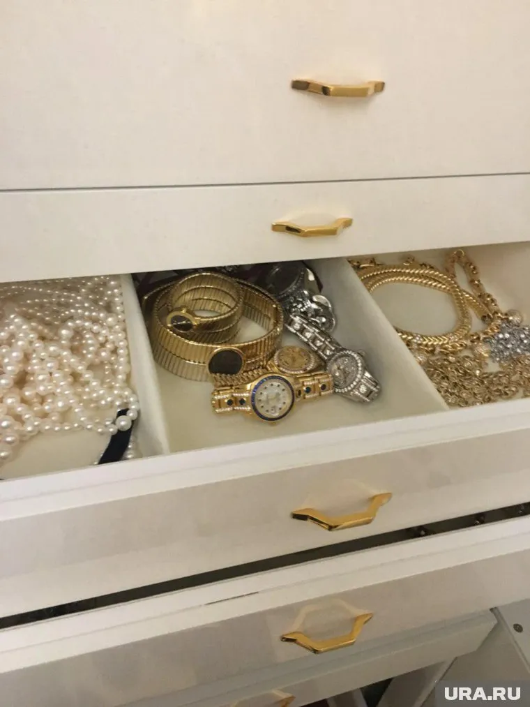 Один из фигурантов дела о хищении в Эрмитаже очень любит золото