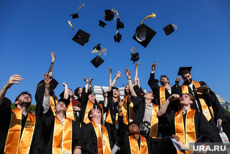 Студенты третьего курса и выше могут претендовать на президентскую стипендию