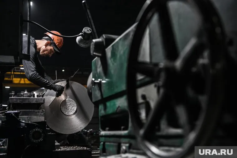 Доходы станочников в Челябинске приблизились к 200 тысячам рублей