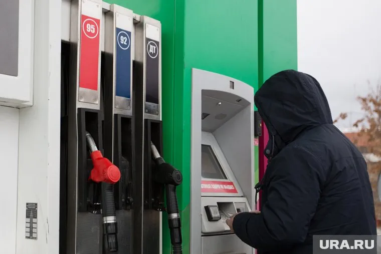 Жители ЯНАО показали цены на бензин